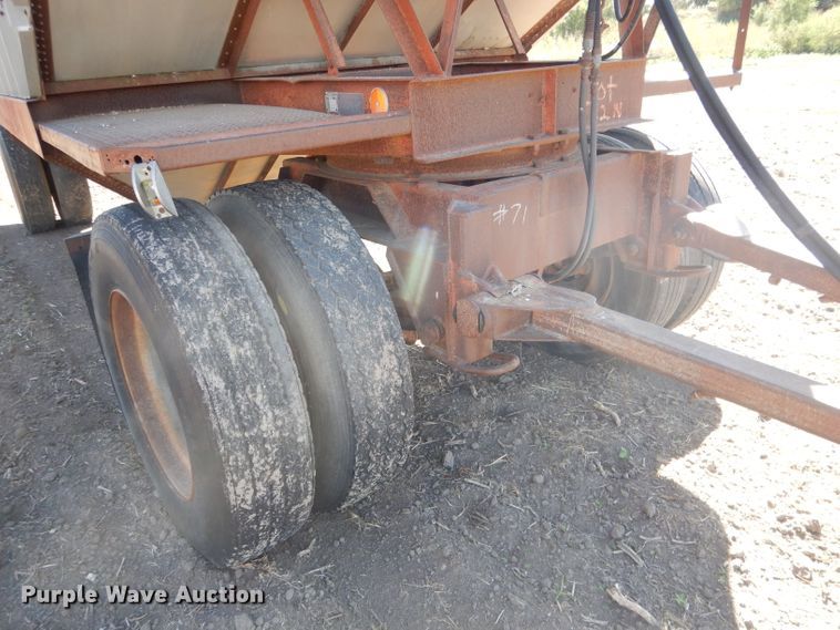 image for item DG4623 1974 Hobbs DAFB2P704 single hopper pup grain trailer