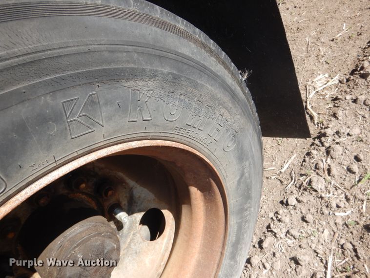 image for item DG4623 1974 Hobbs DAFB2P704 single hopper pup grain trailer