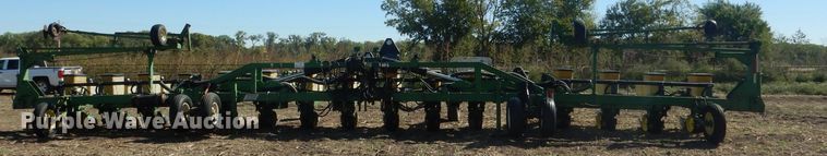 image for item DG4624 John Deere 7300 Max Emerge 2 no-till planter