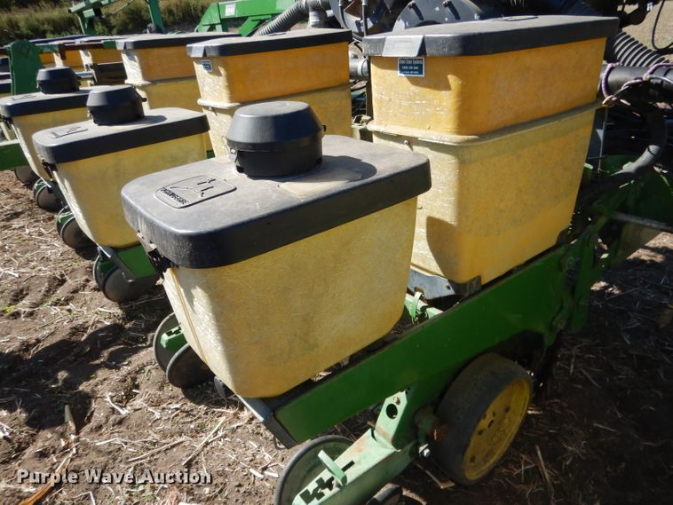 image for item DG4624 John Deere 7300 Max Emerge 2 no-till planter