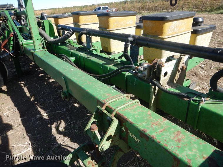 image for item DG4624 John Deere 7300 Max Emerge 2 no-till planter