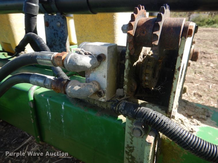 image for item DG4624 John Deere 7300 Max Emerge 2 no-till planter