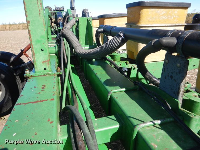 image for item DG4624 John Deere 7300 Max Emerge 2 no-till planter