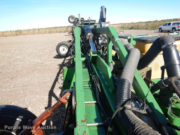 image for item DG4624 John Deere 7300 Max Emerge 2 no-till planter