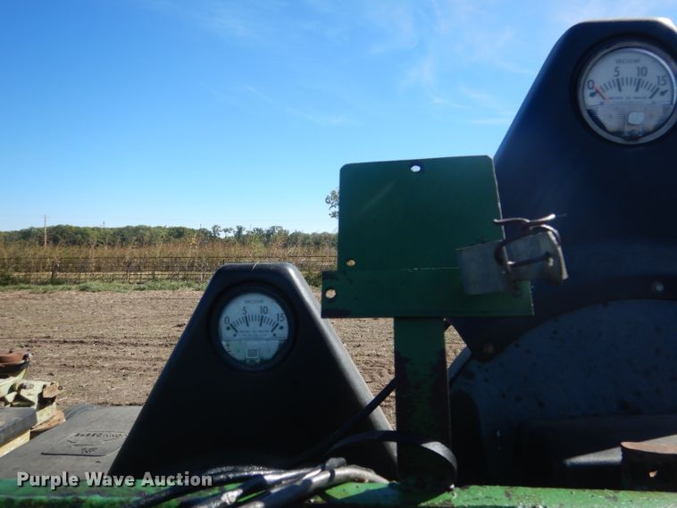 image for item DG4624 John Deere 7300 Max Emerge 2 no-till planter