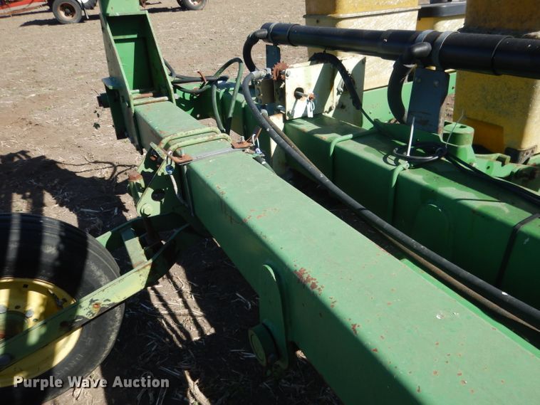 image for item DG4624 John Deere 7300 Max Emerge 2 no-till planter