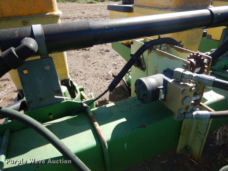 image for item DG4624 John Deere 7300 Max Emerge 2 no-till planter