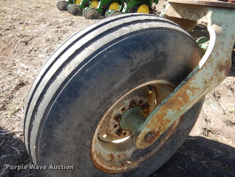 image for item DG4624 John Deere 7300 Max Emerge 2 no-till planter