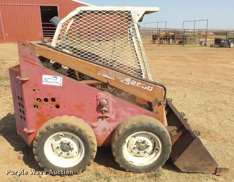 image for item DG8299 Gehl 2600  skid steer loader