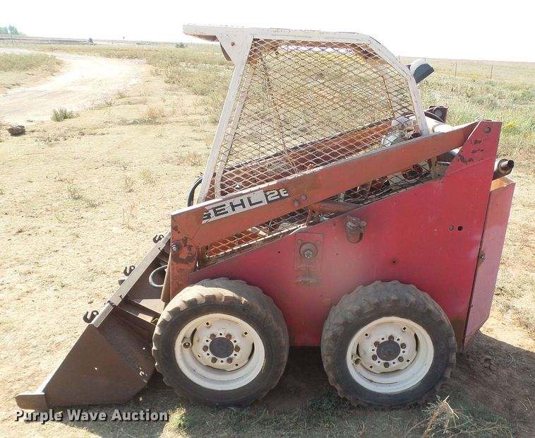 image for item DG8299 Gehl 2600  skid steer loader