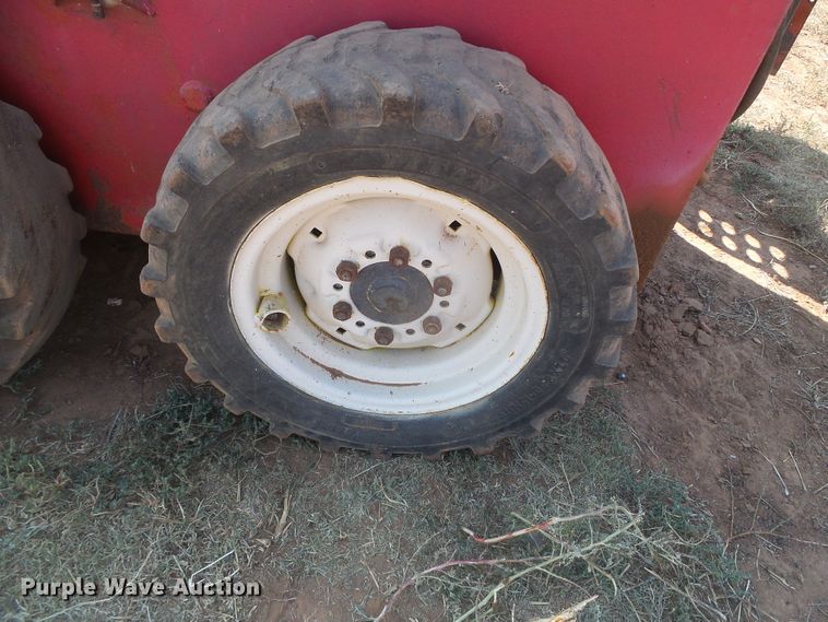 image for item DG8299 Gehl 2600  skid steer loader