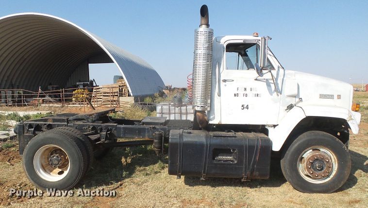 image for item DG8300 1983 GMC Brigadier  semi truck