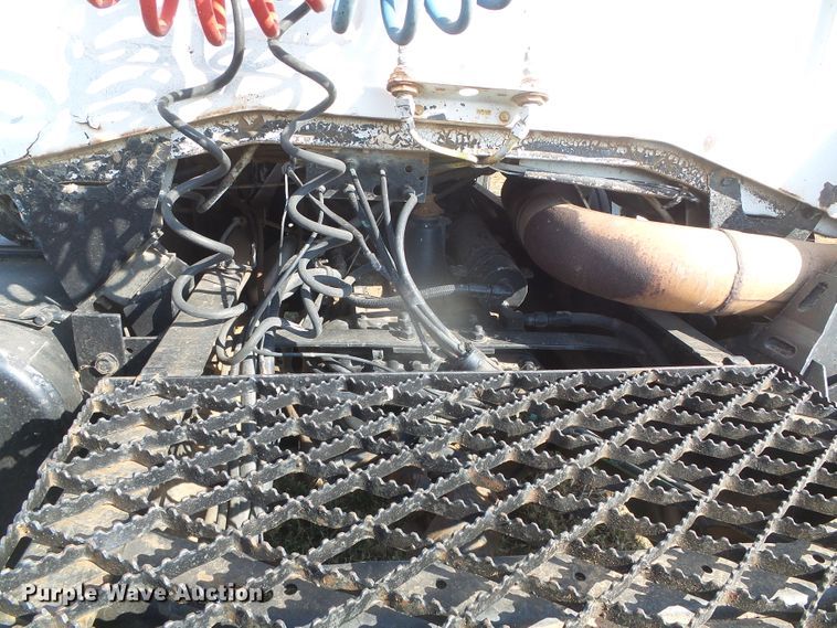 image for item DG8300 1983 GMC Brigadier  semi truck