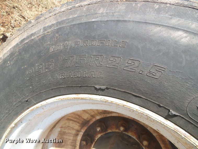 image for item DG8300 1983 GMC Brigadier  semi truck