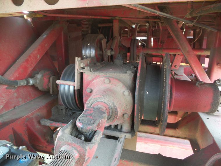 image for item DG8303 New Holland 1100  windrower