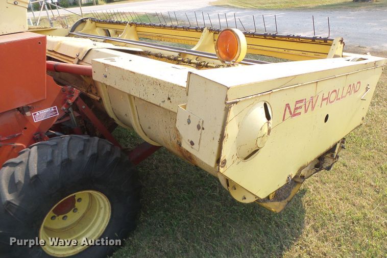 image for item DG8303 New Holland 1100  windrower