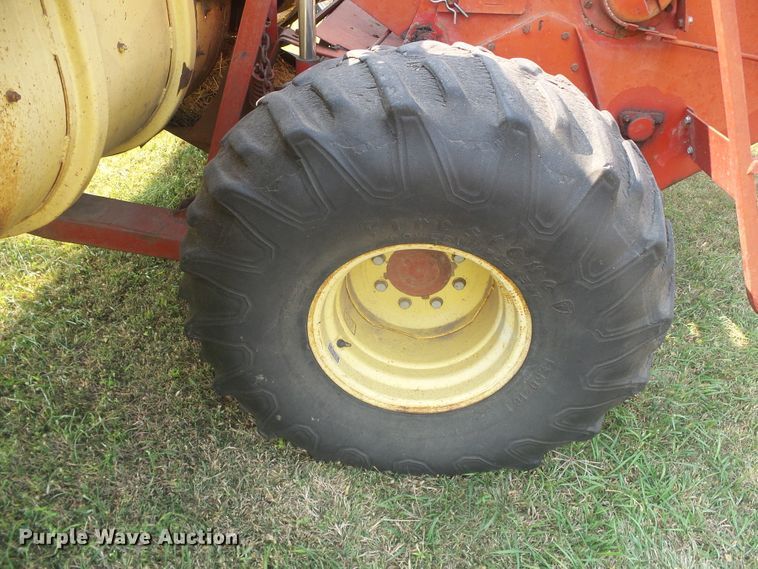 image for item DG8303 New Holland 1100  windrower