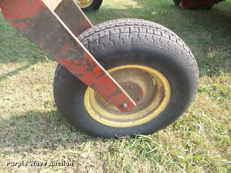 image for item DG8303 New Holland 1100  windrower