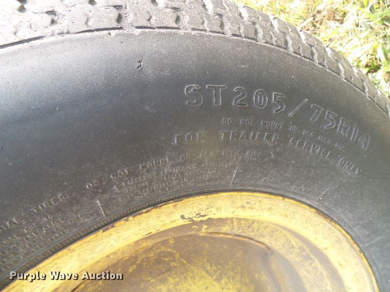 image for item DG8303 New Holland 1100  windrower