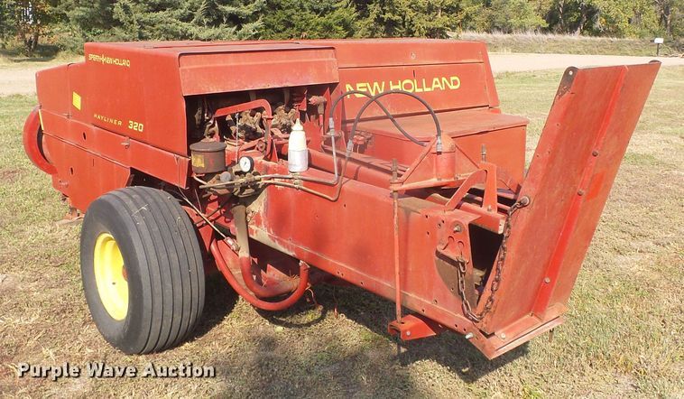 image for item DG8304 New Holland 320  small square baler