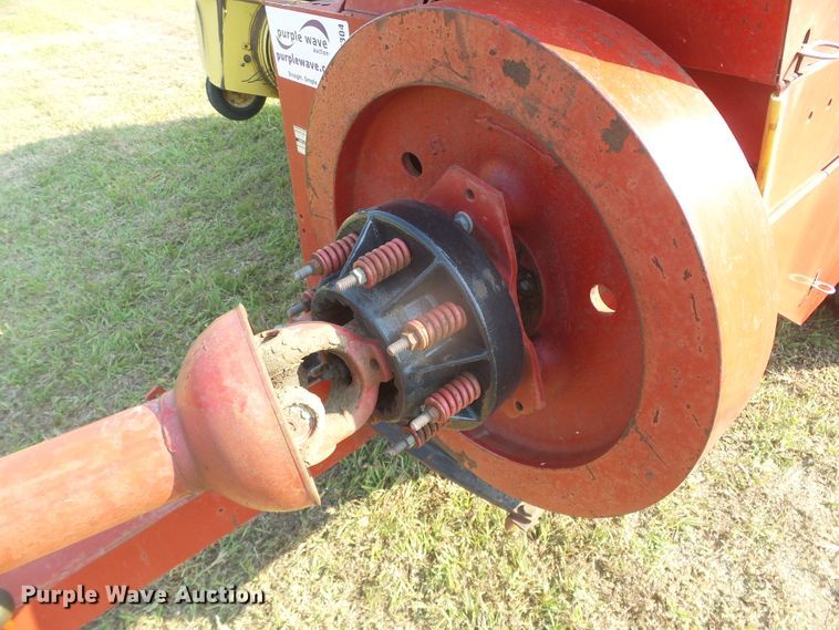 image for item DG8304 New Holland 320  small square baler