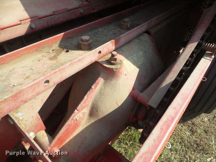 image for item DG8304 New Holland 320  small square baler