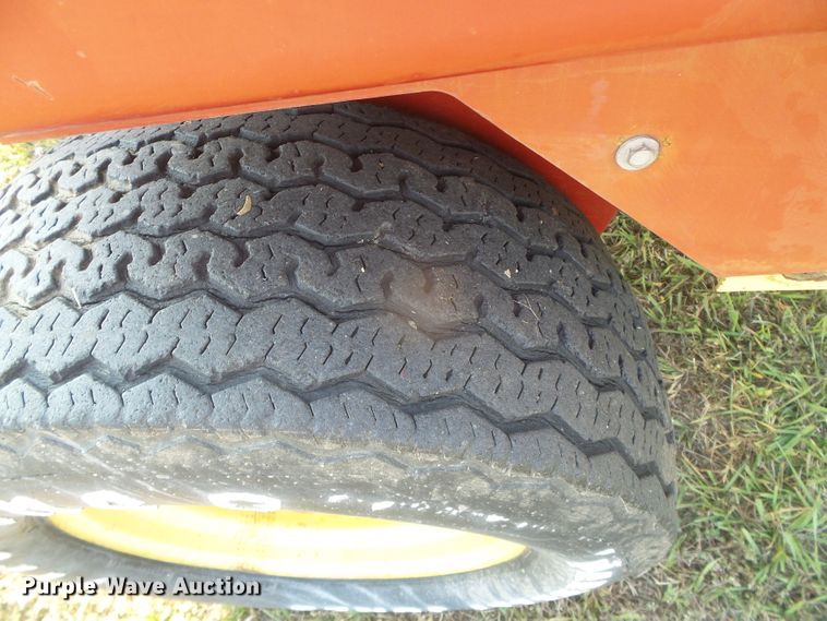 image for item DG8304 New Holland 320  small square baler