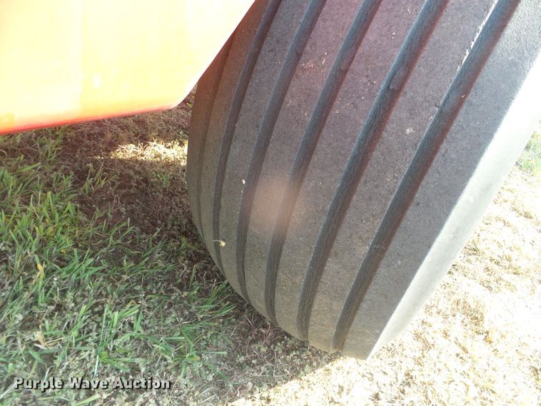 image for item DG8304 New Holland 320  small square baler