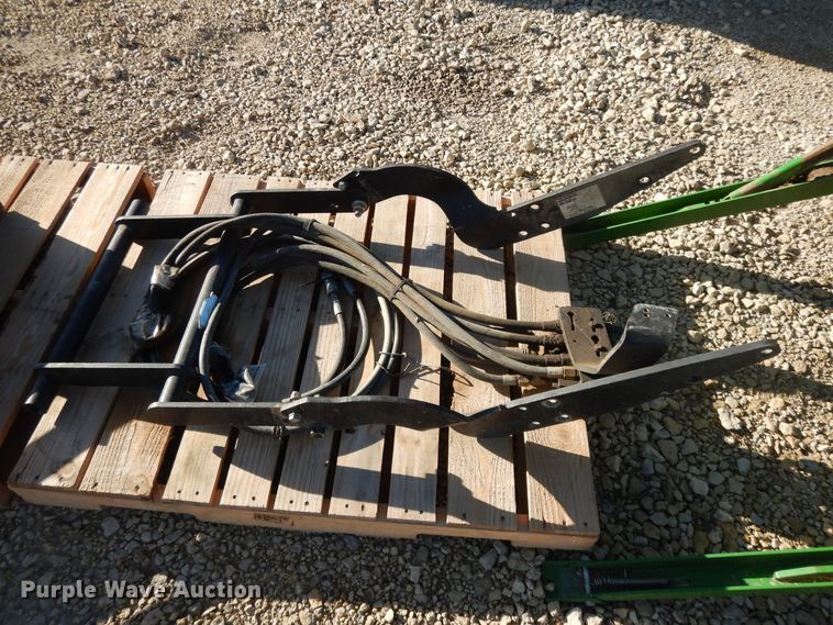 image for item DH0111 2013 ALO Quicke loader