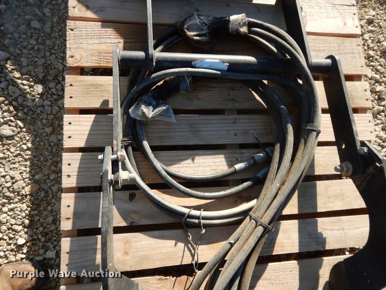 image for item DH0111 2013 ALO Quicke loader