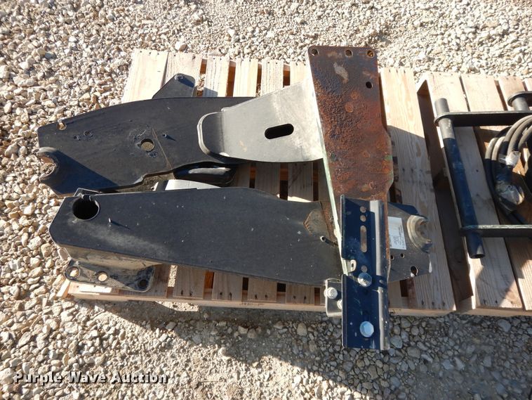 image for item DH0111 2013 ALO Quicke loader