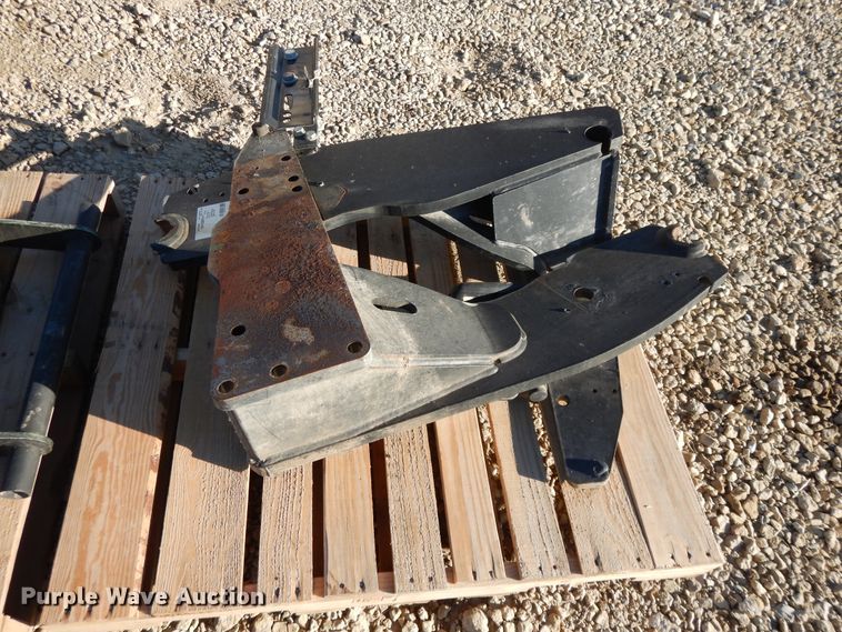 image for item DH0111 2013 ALO Quicke loader