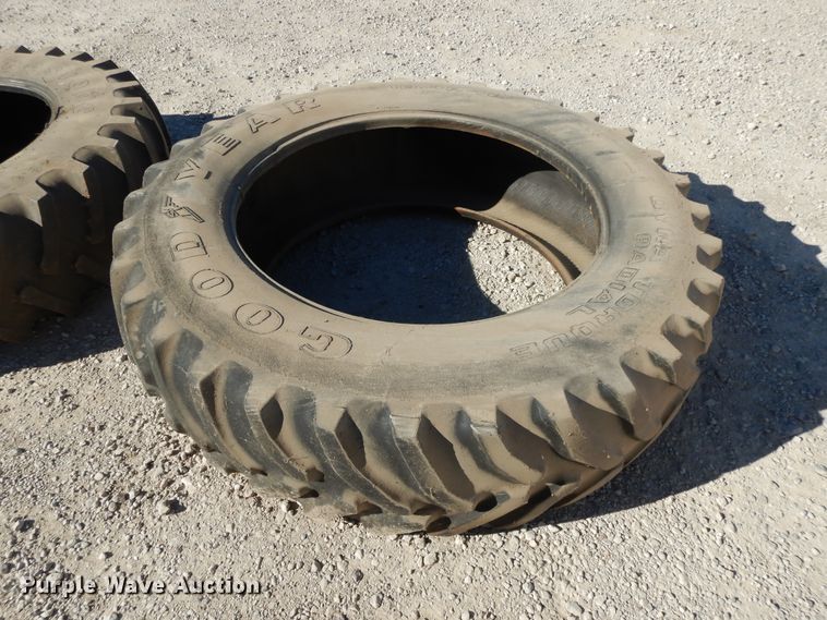 image for item DH0206 (2) tires