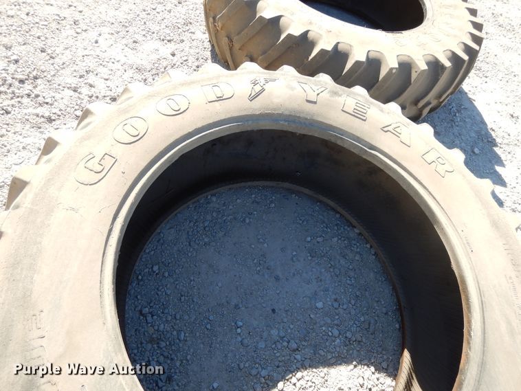 image for item DH0206 (2) tires