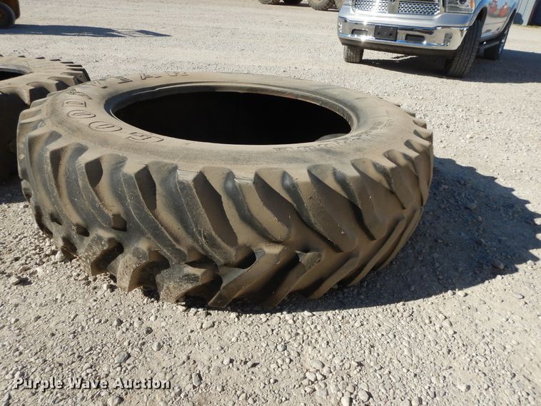 image for item DH0206 (2) tires