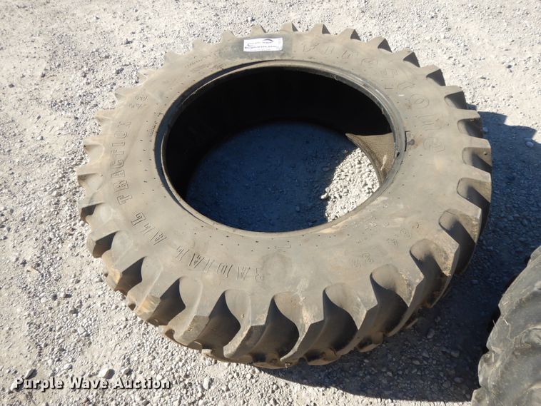 image for item DH0206 (2) tires
