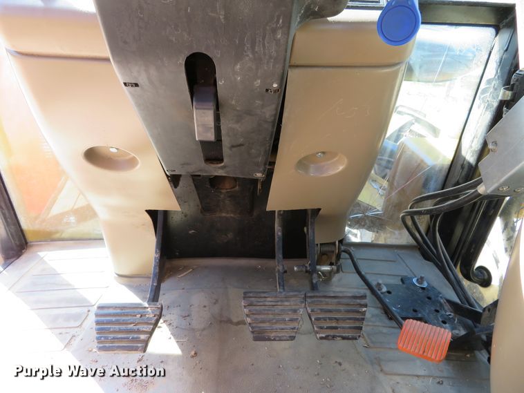 image for item DH1236 2004 Case IH MXM130  MFWD tractor