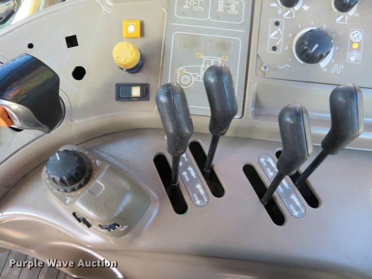 image for item DH1236 2004 Case IH MXM130  MFWD tractor