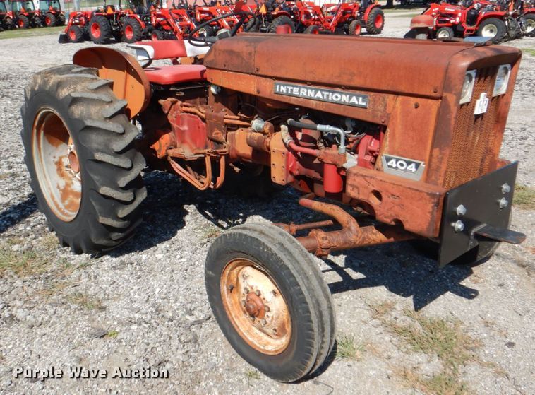 image for item DH5382 International 404  tractor