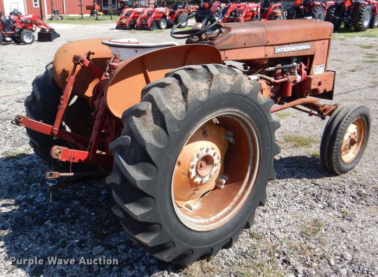 image for item DH5382 International 404  tractor