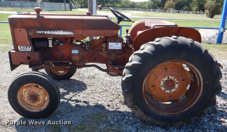 image for item DH5382 International 404  tractor