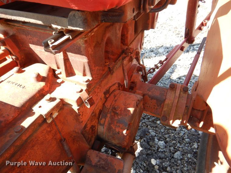 image for item DH5382 International 404  tractor