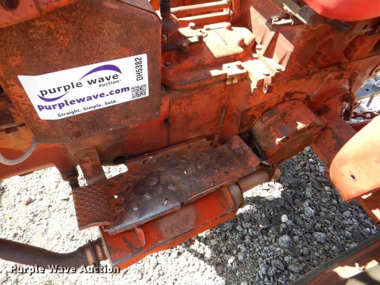 image for item DH5382 International 404  tractor