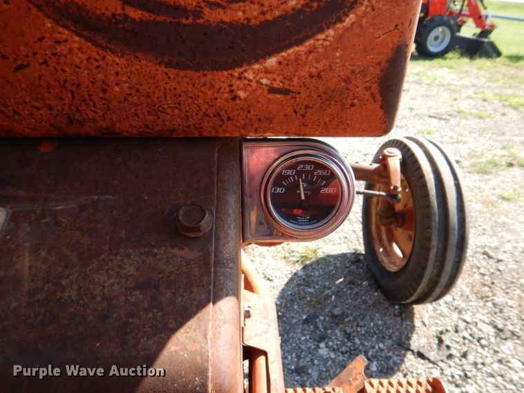 image for item DH5382 International 404  tractor