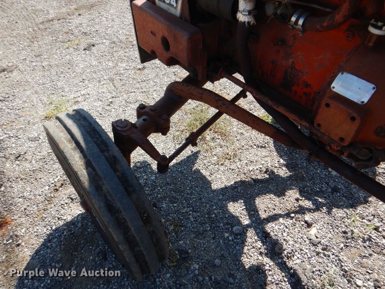 image for item DH5382 International 404  tractor