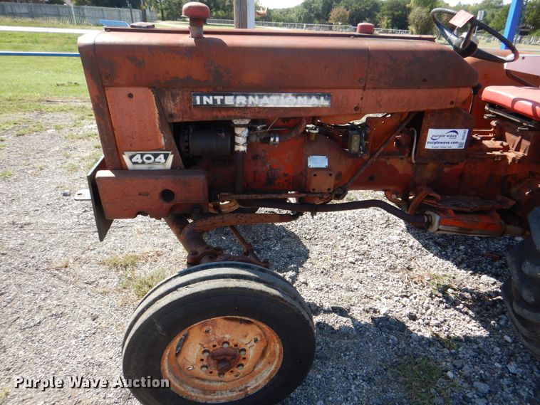 image for item DH5382 International 404  tractor