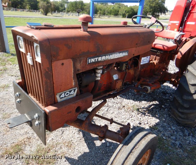 image for item DH5382 International 404  tractor