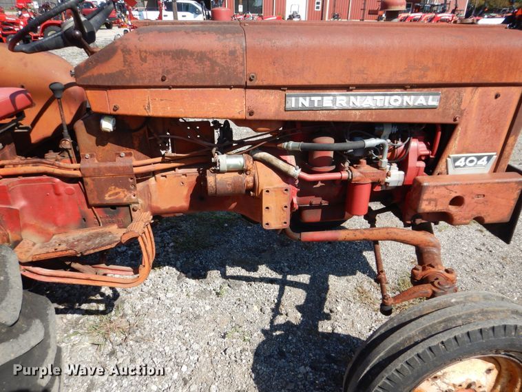 image for item DH5382 International 404  tractor