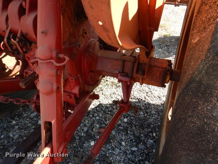 image for item DH5382 International 404  tractor