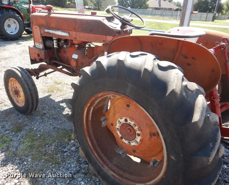 image for item DH5382 International 404  tractor